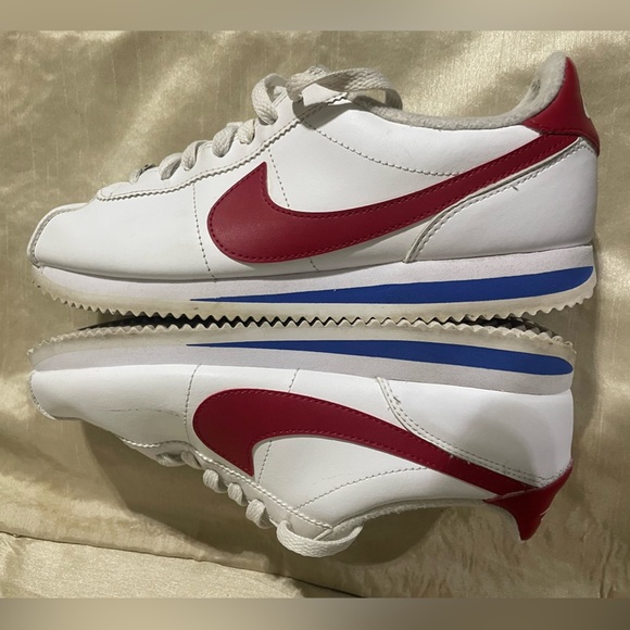 Nike Cortez Forrest Gump
Basic White‎ Varsity Red
819719-103 - Size 8 - Picture 4 of 13